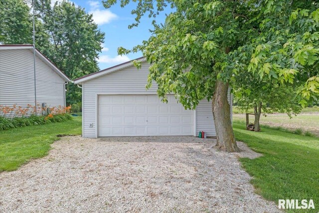 19581 Finney Rd, Girard, IL 62640 - view of detached garage