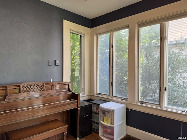 814 N Prairie St, Galesburg, IL 61401 - view of sitting room