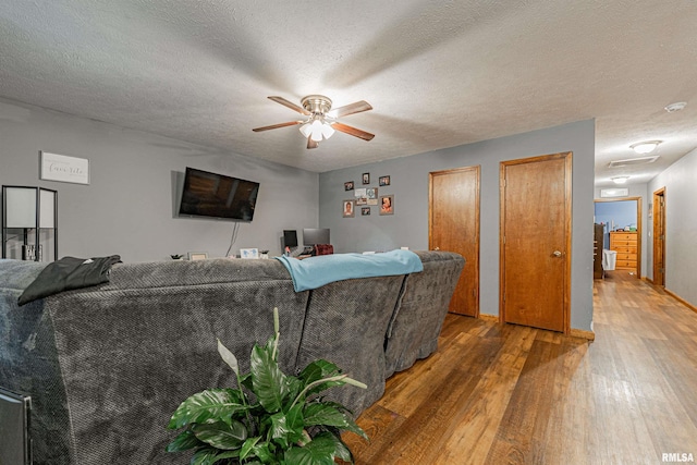 716 S Kickapoo St, Lincoln, IL 62656 - photo 3