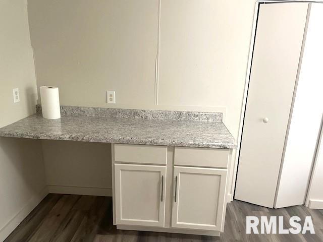 929 W Governor St, Springfield, IL 62702 - photo 18
