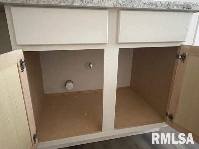 929 W Governor St, Springfield, IL 62702 - photo 20