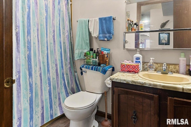 102 W Scarritt St, Springfield, IL 62704 - full bath featuring vanity and toilet