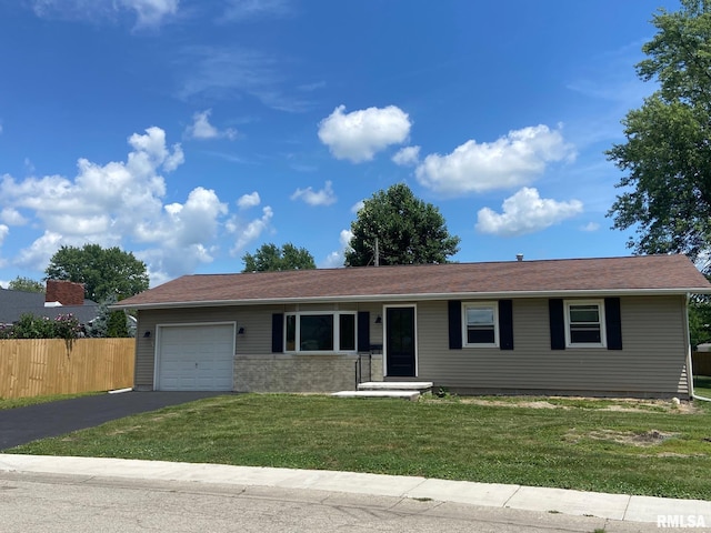 606 N Shumway St, Taylorville, IL 62568 - photo 1