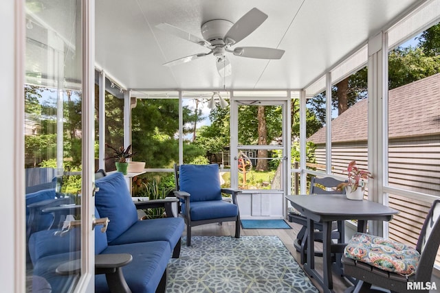 1935 S Douglas Ave, Springfield, IL 62704 - sunroom featuring ceiling fan