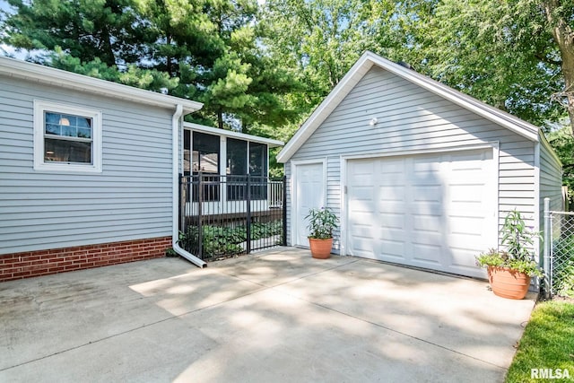 1935 S Douglas Ave, Springfield, IL 62704 - detached garage featuring driveway