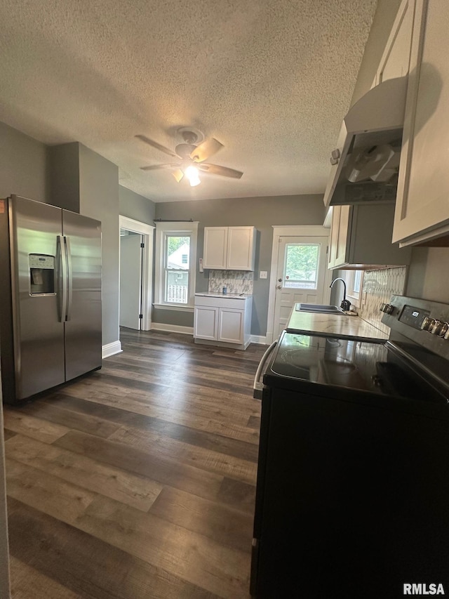 1249 W Urban Ave, Springfield, IL 32704 - kitchen featuring stainless steel fridge with ice dispenser, black / electric stove, a textured ceiling, ventilation hood, and a ceiling fan