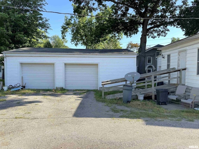 222 N Broadway St, Havana, IL 62644 - view of detached garage