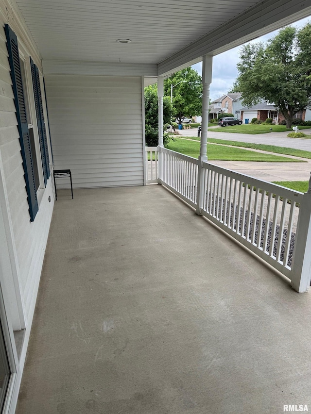 1804 Hunter Ridge Dr, Springfield, IL 62704 - porch with a carport