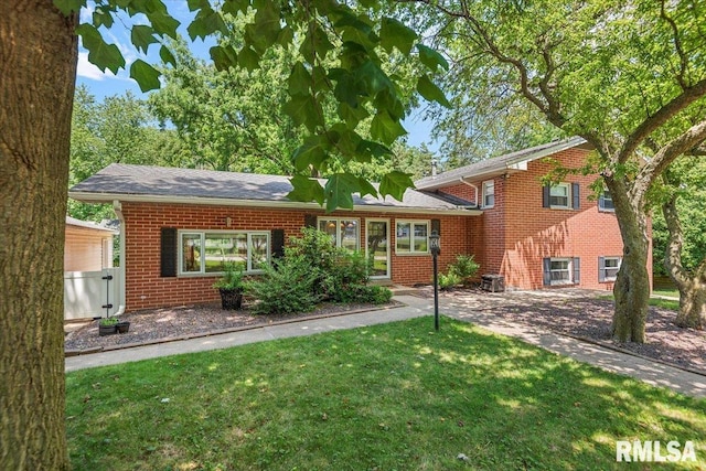 2929 Cider Mill Ln, Springfield, IL 62702 - photo 2