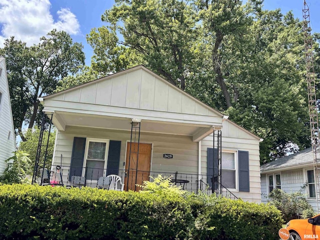 2629 Yale Blvd, Springfield, IL 62703 - view of front facade with board and batten siding and covered porch