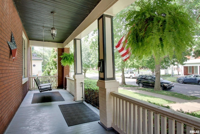 229 S 11th St, Quincy, IL 62301 - view of porch