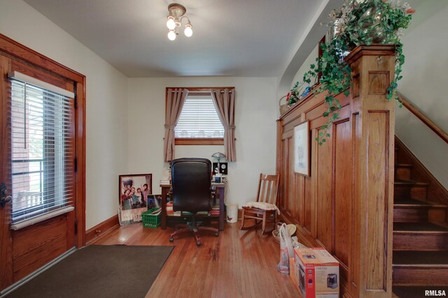 229 S 11th St, Quincy, IL 62301 - office with wood finished floors and baseboards
