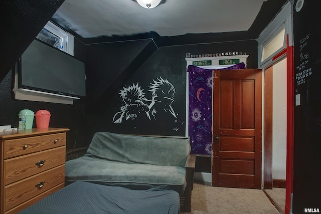 1412 Oak St, Quincy, IL 62301 - living area featuring carpet flooring