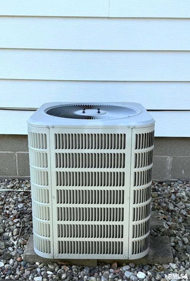 903 N Fearing Ave, Abingdon, IL 61410 - exterior view of a central AC unit