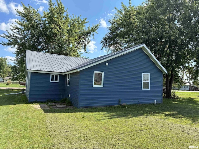 212 Adams St, Coatsburg, IL 62325 - photo 7