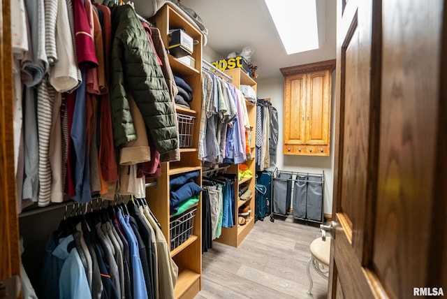 623 Jasper Rd, Centralia, IL 62801 - walk in closet featuring light wood-style flooring