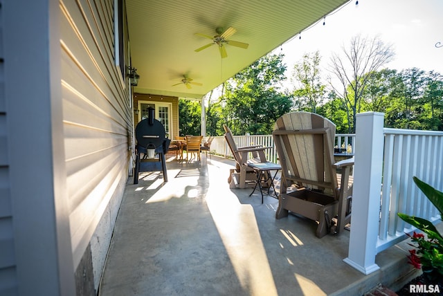 623 Jasper Rd, Centralia, IL 62801 - view of patio / terrace featuring ceiling fan