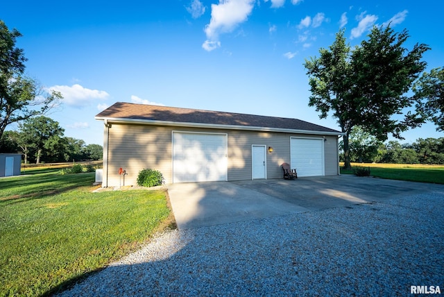 623 Jasper Rd, Centralia, IL 62801 - detached garage with gravel driveway