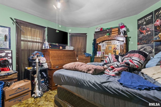 215 N Wilson St, Girard, IL 62640 - bedroom with a ceiling fan