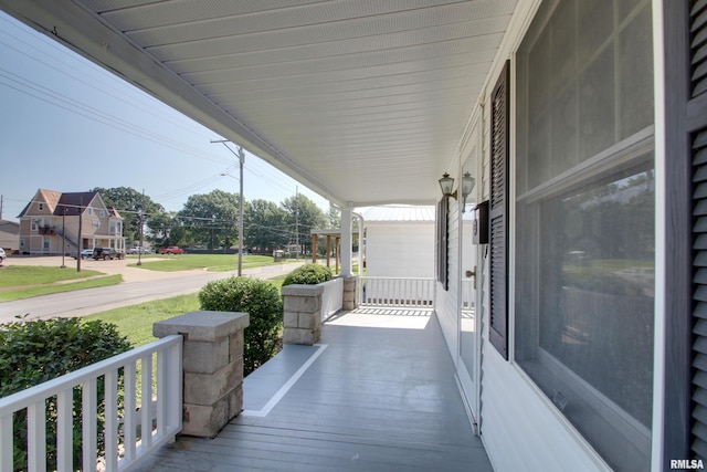 1512 Locust St, Quincy, IL 62301 - view of porch