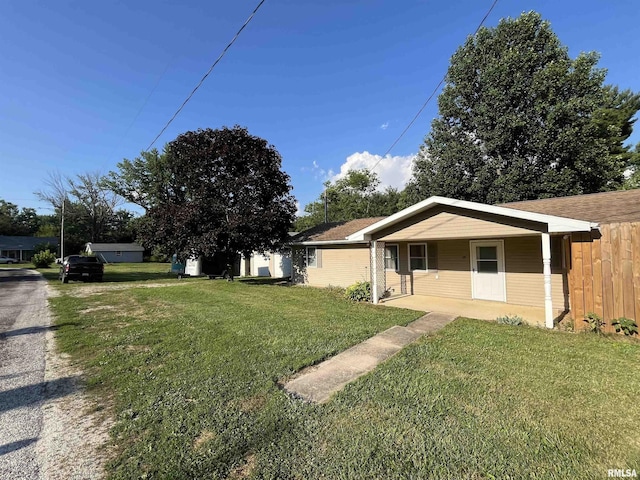 28 Albion St, Lynnville, IL 62650 - view of side of property with a porch