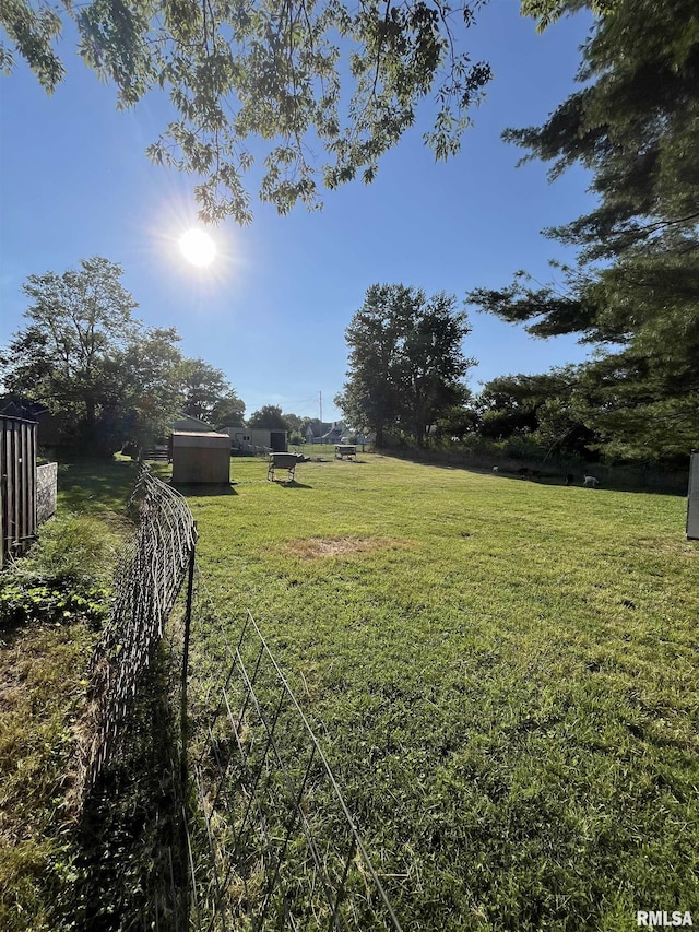 28 Albion St, Lynnville, IL 62650 - view of grassy yard