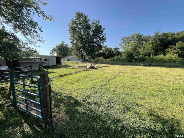 28 Albion St, Lynnville, IL 62650 - view of yard with an outbuilding