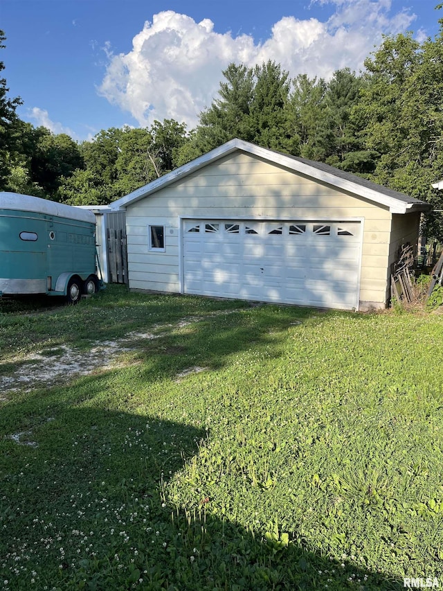 28 Albion St, Lynnville, IL 62650 - view of detached garage