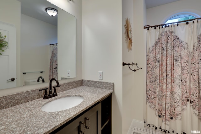 3005 Helens Ct, Quincy, IL 62305 - bathroom with vanity and curtained shower