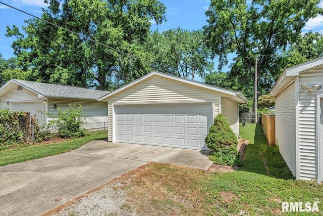 1529 W Reed Ave, Springfield, IL 62704 - view of detached garage