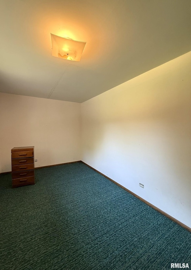 573 Matthews Ct, Oneida, IL 61467 - bonus room featuring carpet and baseboards
