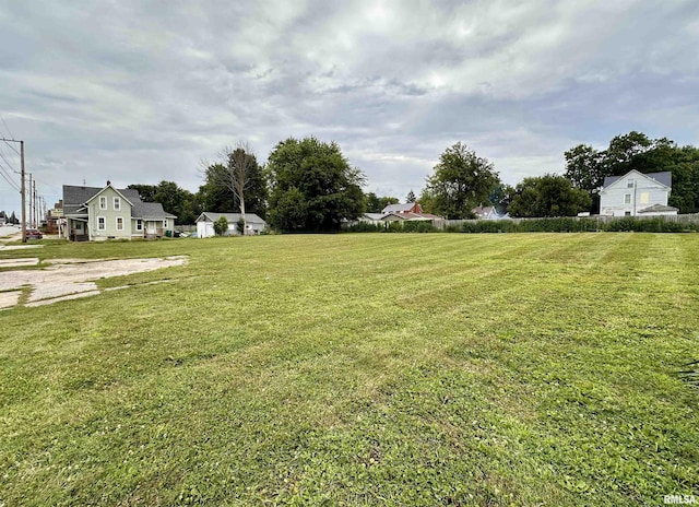 153 N Henderson St, Galesburg, IL 61401