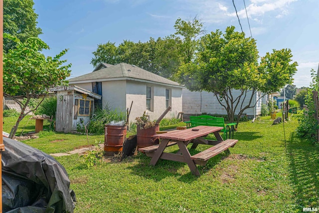1214 Pekin St, Lincoln, IL 62656 - view of yard with a shed