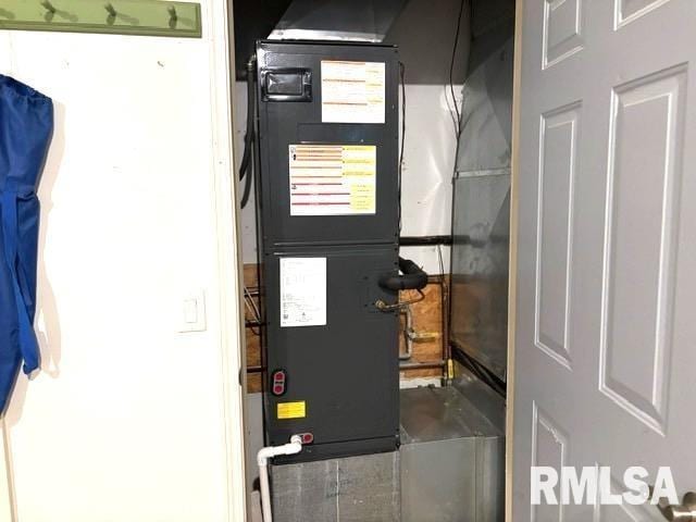 4317 Harvard Dr, Springfield, IL 62712 - view of utility room