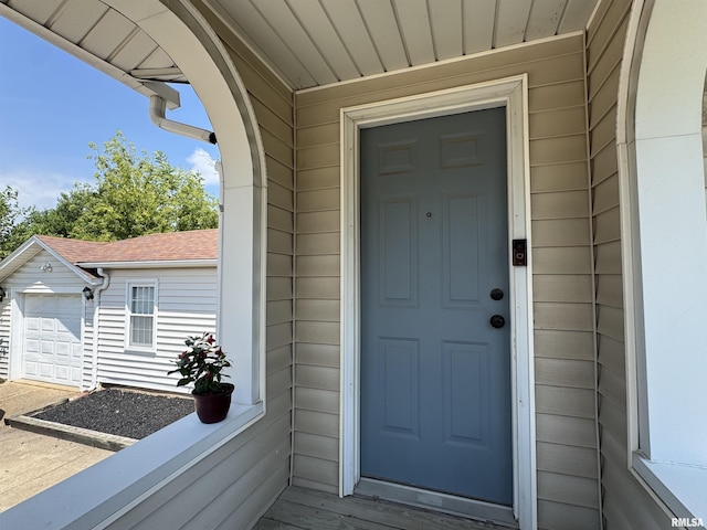 839 E Fremont St, Galesburg, IL 61401 - property entrance with a shingled roof
