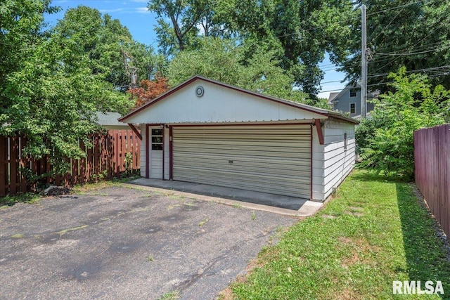1424 S Lowell Ave, Springfield, IL 62704 - view of detached garage