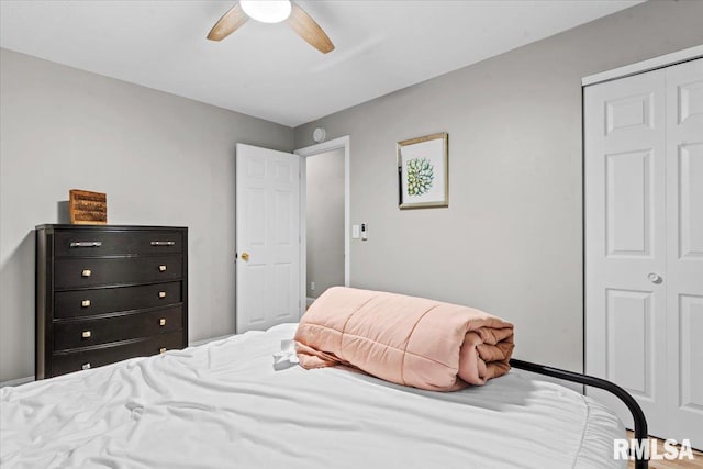 3328 Mars Ave, Springfield, IL 62707 - bedroom featuring a closet and ceiling fan
