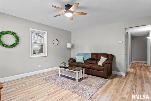 3328 Mars Ave, Springfield, IL 62707 - living area featuring wood finished floors and a ceiling fan