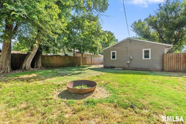 3328 Mars Ave, Springfield, IL 62707 - view of fenced backyard