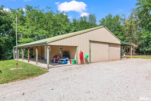 16540 Wernowsky St, Petersburg, IL 62675 - garage with a garage