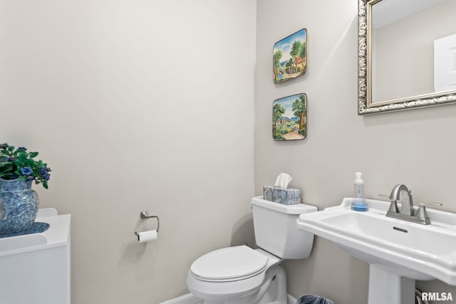 4905 Eagles Lndg, Springfield, IL 62711 - half bathroom featuring toilet and a sink