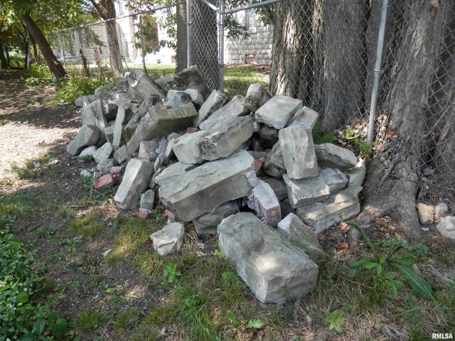 310 E Broadway St, Monmouth, IL 61462 - photo 68