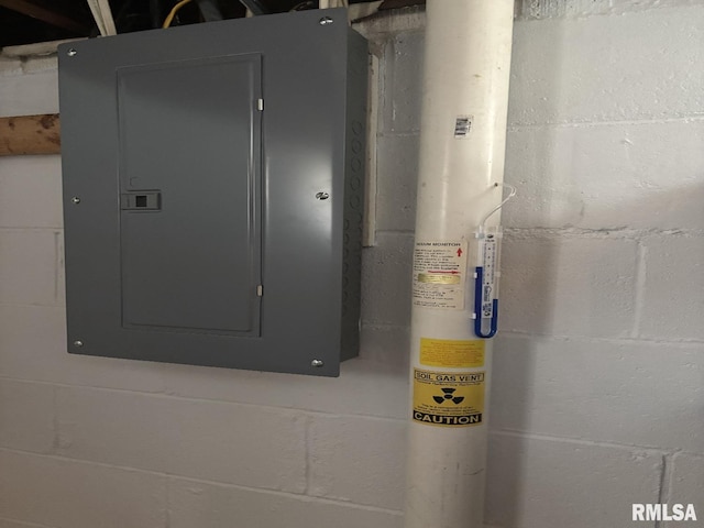 2308 S Whittier Ave, Springfield, IL 62704 - utility room with electric panel