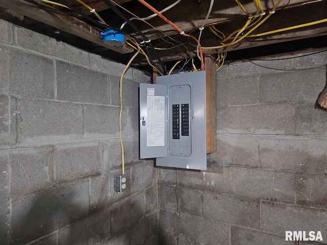 707 E Clark St, Litchfield, IL 62056 - utilities featuring electric panel