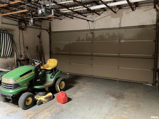 604 Knox Rd N Unit 1000, Gilson, IL 61436 - garage with a garage door opener