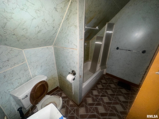 544 W Tompkins St, Galesburg, IL 61401 - full bathroom featuring a shower and lofted ceiling
