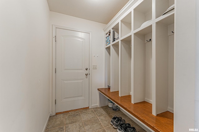3 Megan Ct, Bloomington, IL 61705 - mudroom featuring baseboards