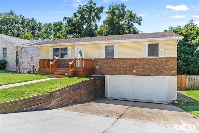913 Diane Ct, Springfield, IL 62702 - ranch-style house featuring driveway, brick siding, and an attached garage