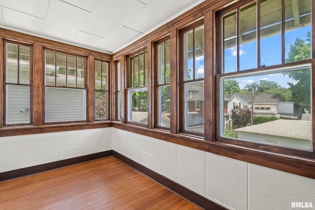 417 E Keys Ave, Springfield, IL 62702 - unfurnished sunroom featuring wood finished floors
