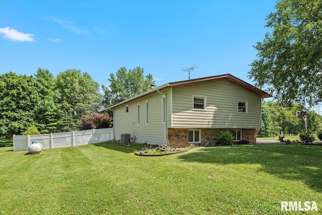 5016 Kinsinger Ln, Pleasant Plains, IL 62677 - view of side of property featuring a cooling unit